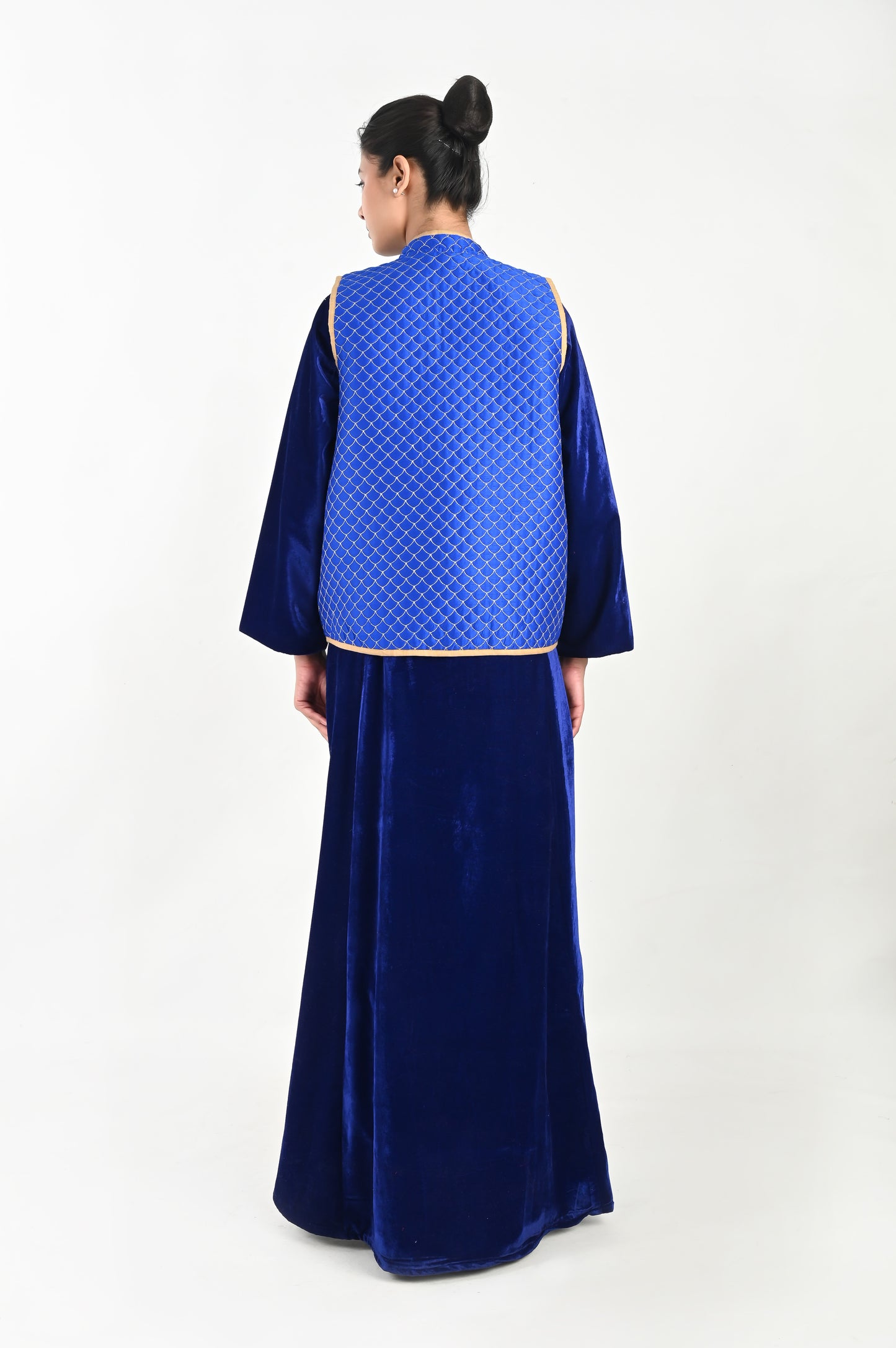 DHARAA BLUE-VELVET KAFTAN AND QUILTED EMBROIDERED JACKET SET-DELIVERY IN 7 TO 10 DAYS (Copy)