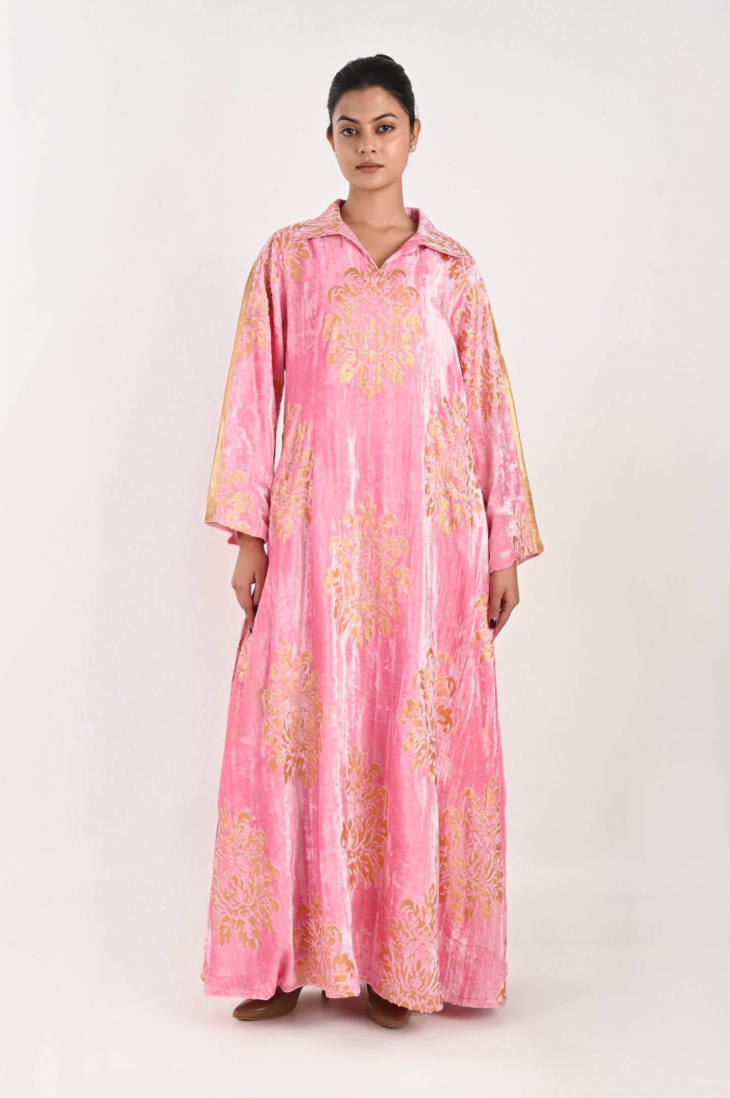 AGNEYA VELVET PINK-DELIVERY IN 7 TO 10 DAYS