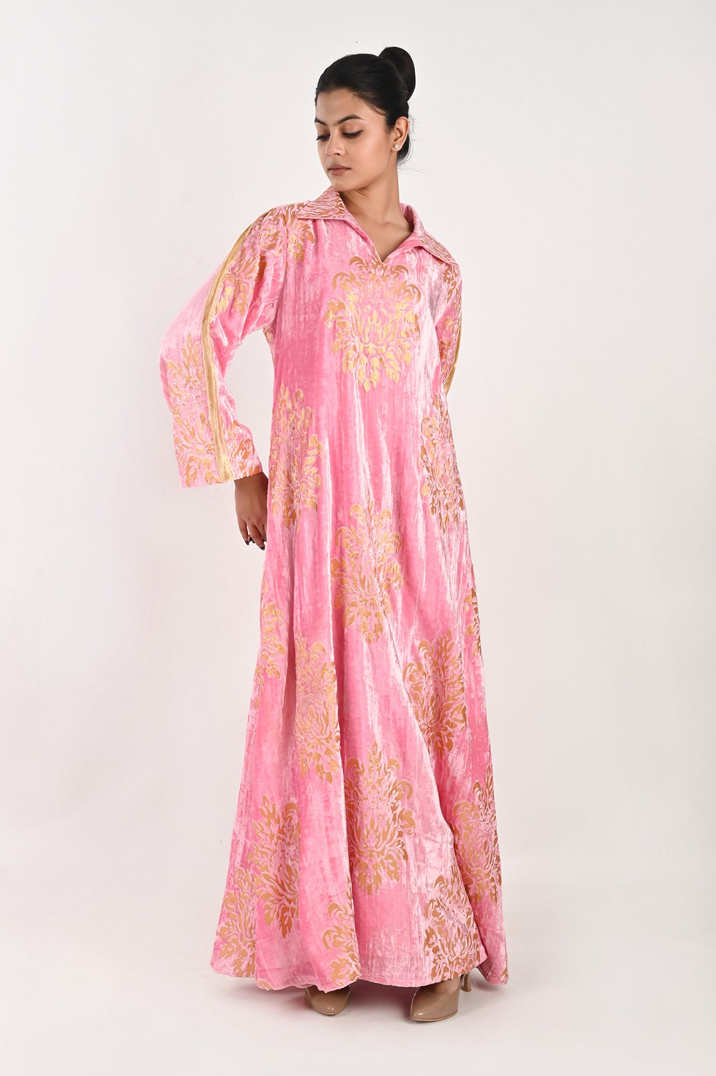 AGNEYA VELVET PINK-DELIVERY IN 7 TO 10 DAYS