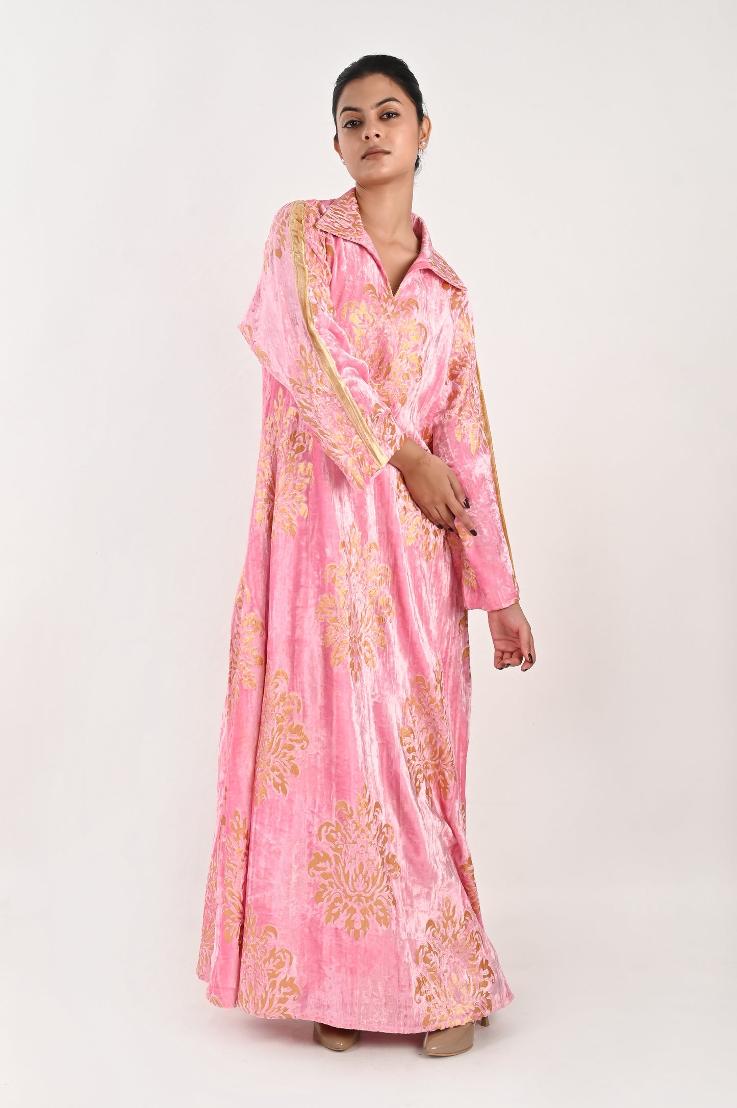 AGNEYA VELVET PINK-DELIVERY IN 7 TO 10 DAYS