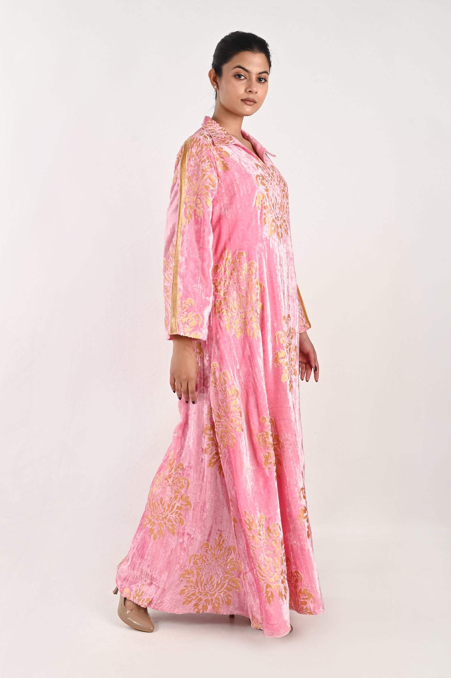 AGNEYA VELVET PINK-DELIVERY IN 7 TO 10 DAYS