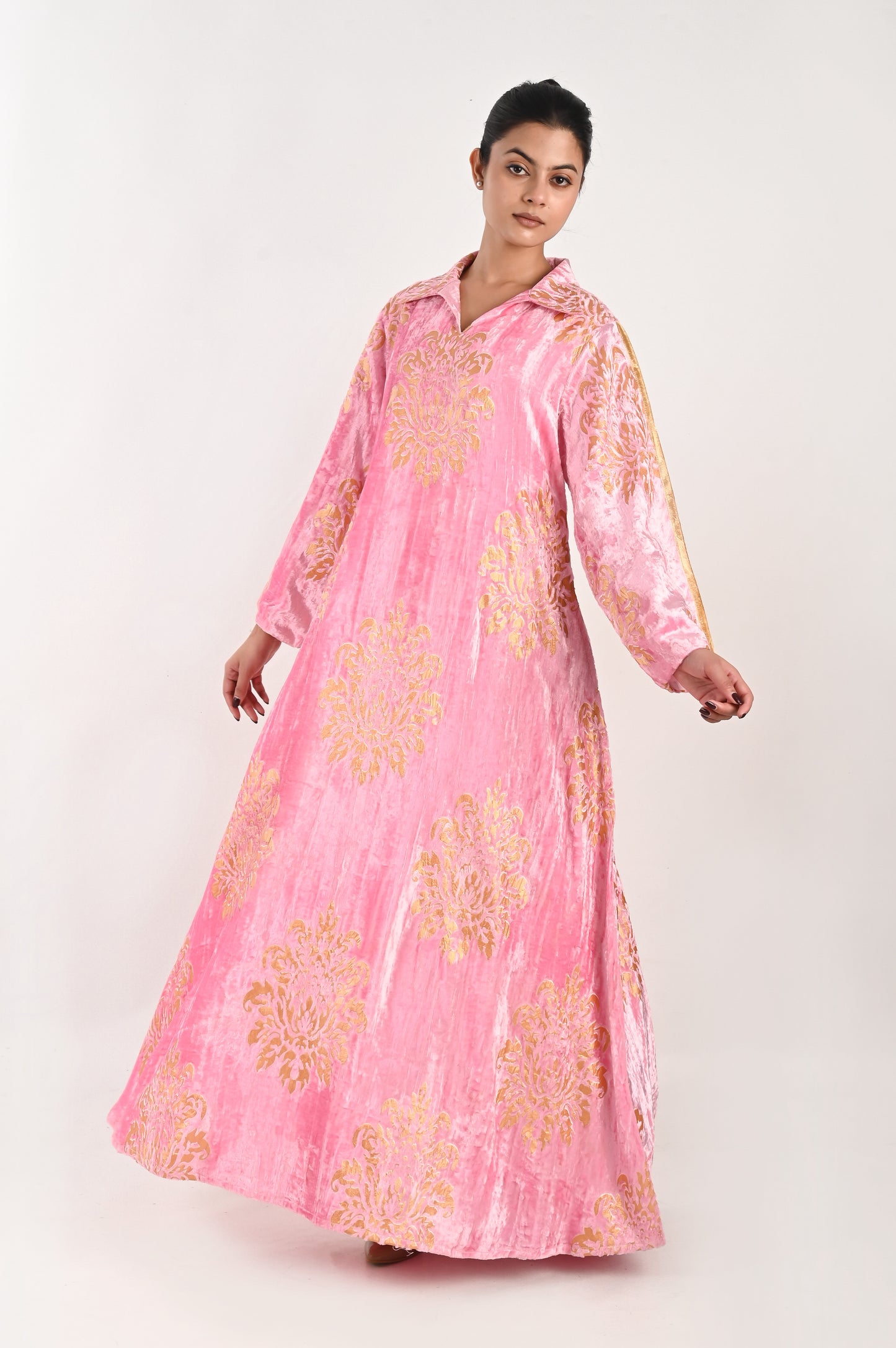 AGNEYA VELVET PINK-DELIVERY IN 7 TO 10 DAYS