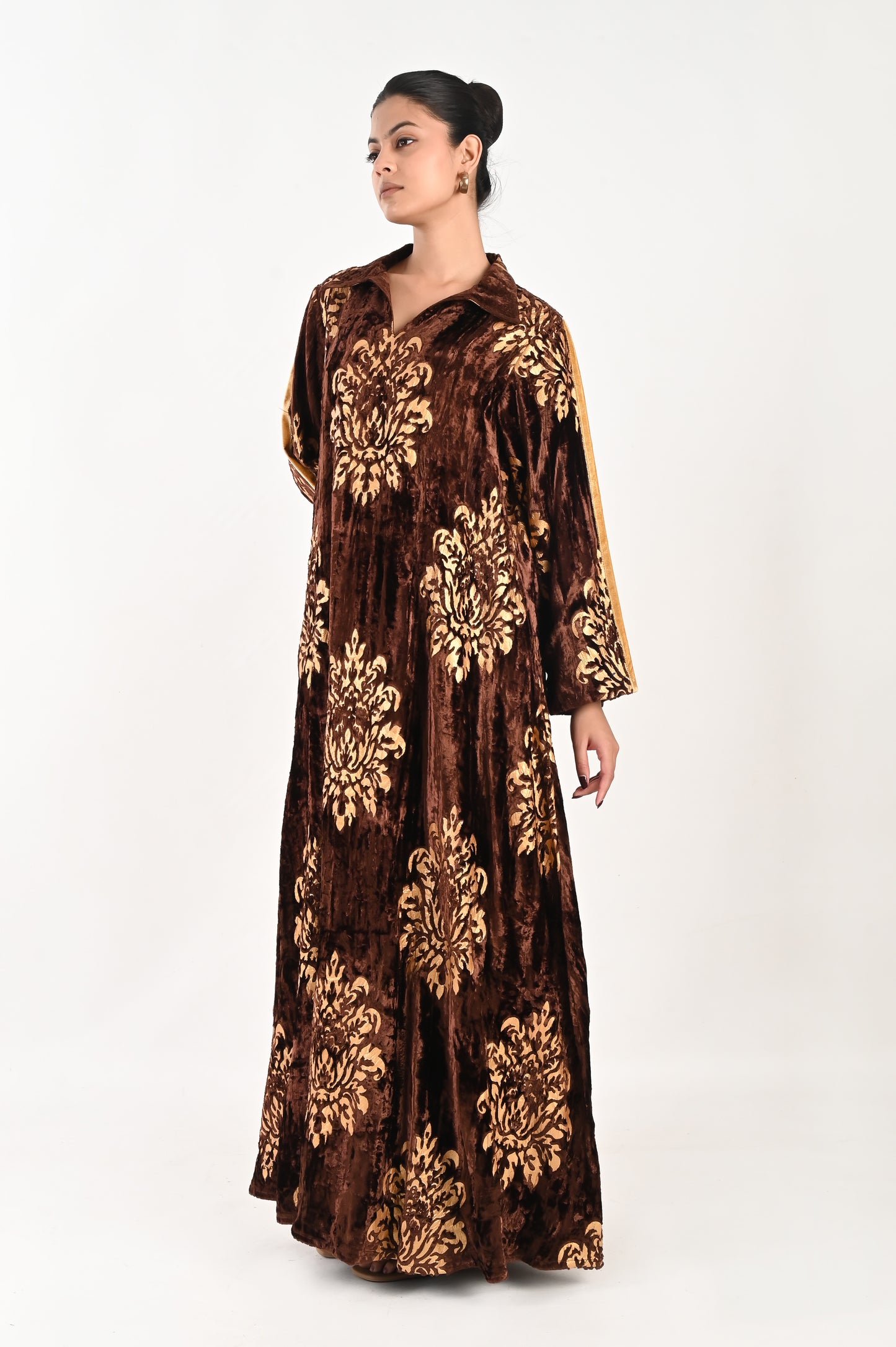 AGNEYA VELVET BROWN-DELIVERY IN 7 TO 10 DAYS