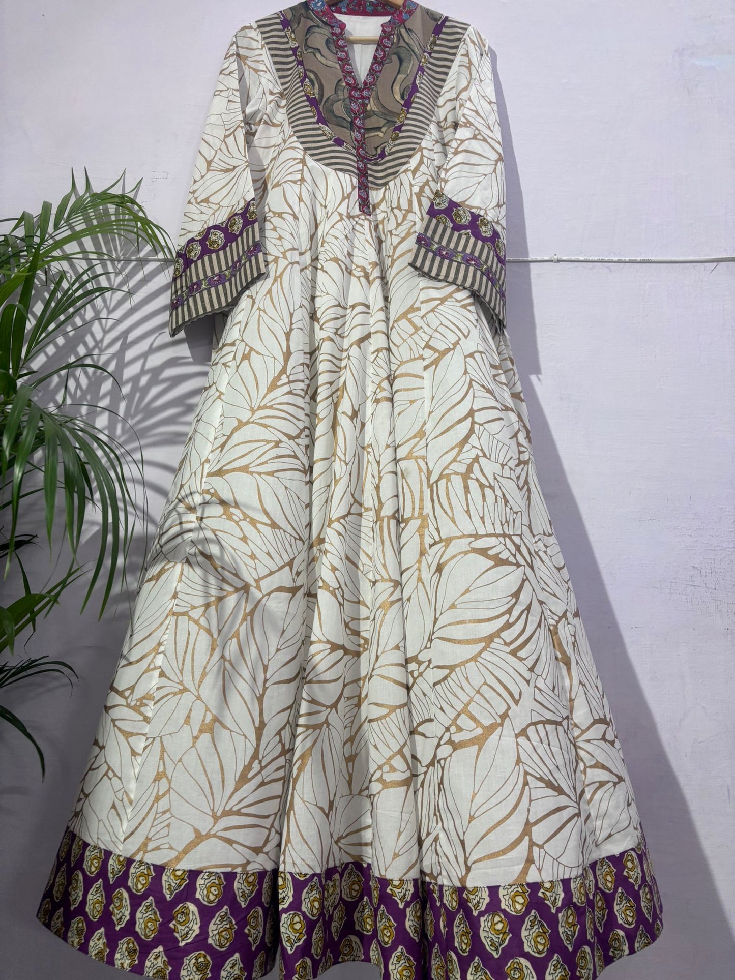 Radhe white and golden-delivery in 7 to 10 days
