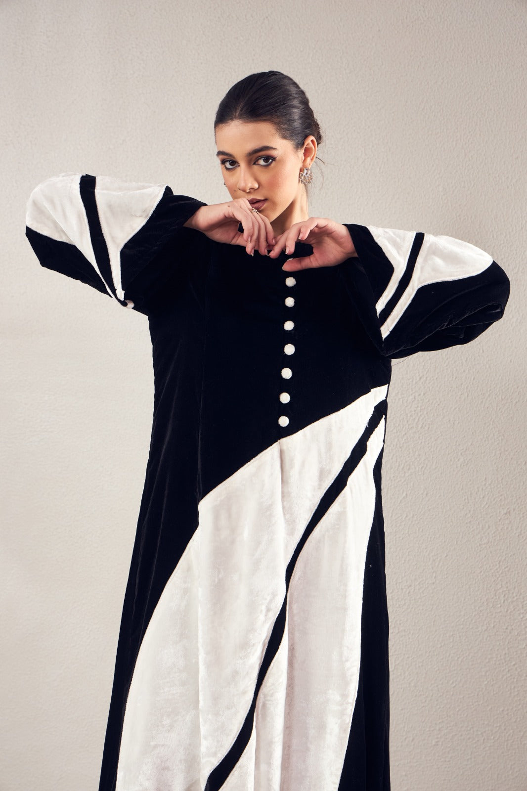 PRAVDA VELEVT KAFTAN-DELIVERY IN 10 TO 12 DAYS