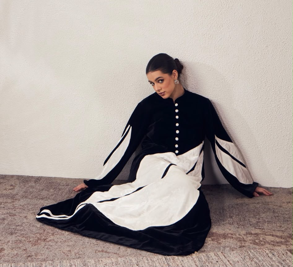 PRAVDA VELEVT KAFTAN-DELIVERY IN 10 TO 12 DAYS
